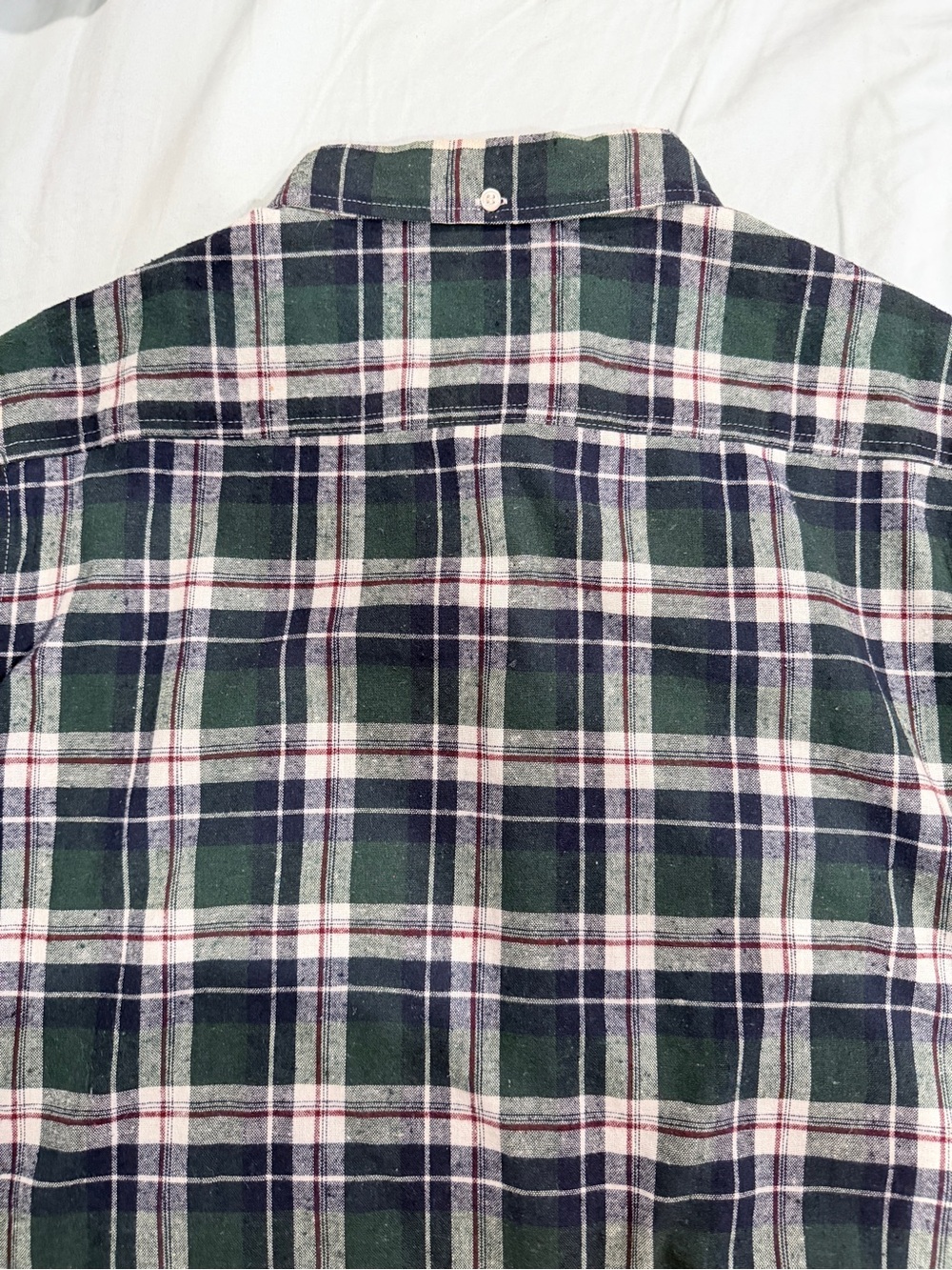 Men's Green Plaid Button-Down Shirt with Chest Pocket - Picture 7 of 7